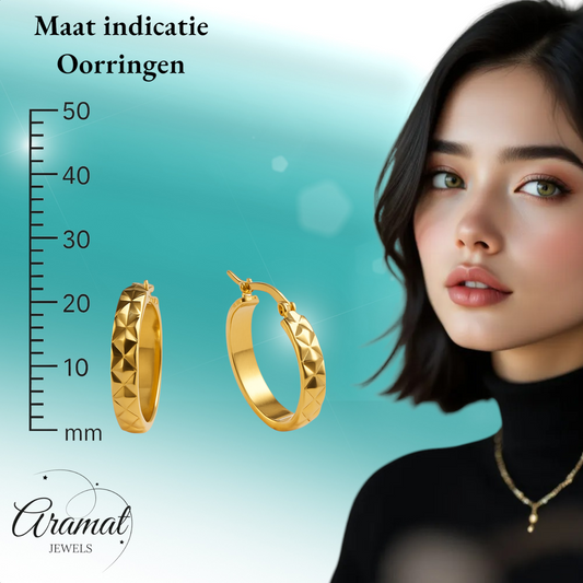 Creolen Ruitjes Goudkleur Staal – 25mm