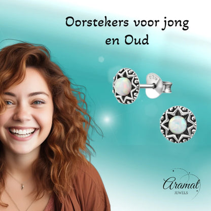 Oorstekers – Sterling Zilver Bali Etnisch Wit Opaal 6mm Rond Geoxideerd