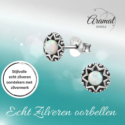 Oorstekers – Sterling Zilver Bali Etnisch Wit Opaal 6mm Rond Geoxideerd