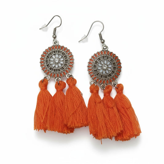 Festival oorhangers oranje met kwastjes, boho stijl, 75x21mm, energieke zomerse oorbellen met emaille