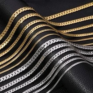 Aramat Jewels goudkleurige platte gourmet ketting van 5mm breed roestvrij staal met een stijlvolle bewerkte rand.