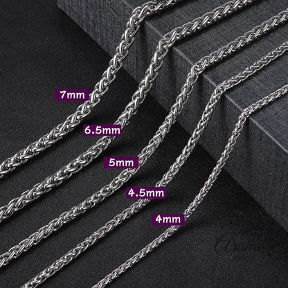 Aramat Jewels zilverkleurige RVS vossenstaart kettingen in diverse breedtes van 4 mm tot 7 mm op een zwarte ondergrond.