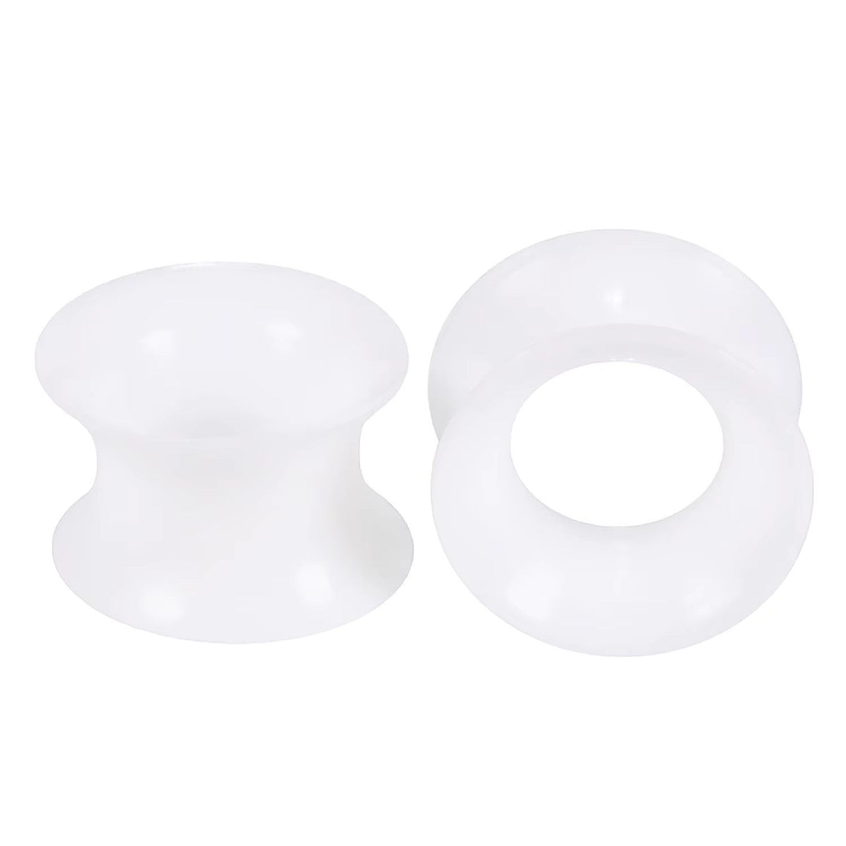 Aramat Jewels flexibele witte siliconen oortunnels van 8mm, comfortabele double flared flesh tunnels voor gestretchte oren.