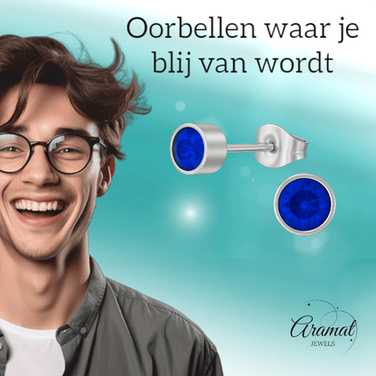 Donkerblauwe kristal oorstekers – 5mm zilver RVS - Aramat Jewels - Oorbellen - cadeautip