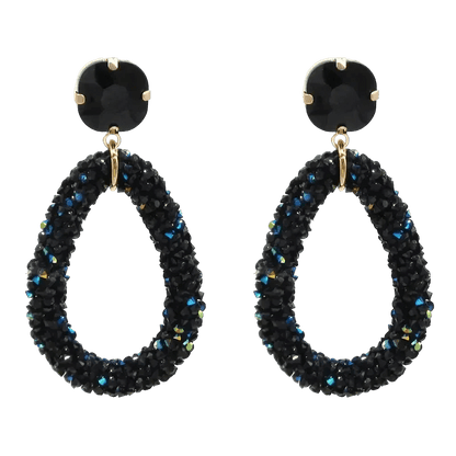 Paar druppelvormige zwarte glitter oorbellen met knopjes.