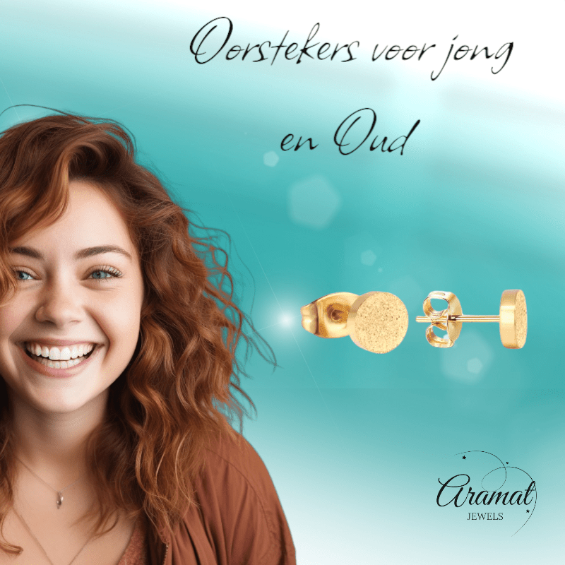 Goudkleurige sandblasted oorstekers 7mm - Aramat Jewels - Oorbellen - cadeautip