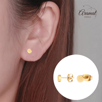 Matte Goudkleurige Ronde Oorstekers 5mm - Aramat Jewels - Oorbellen - cadeautip