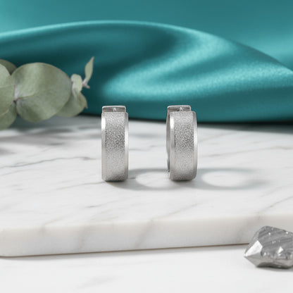 Oorringen – Huggie RVS 20mm Sandblasted Zilverkleur - Aramat Jewels - Oorringen - cadeautip