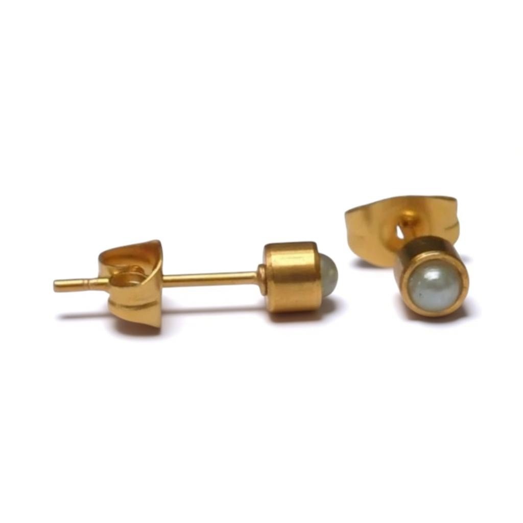 Oorstekers – Staal Parel Lichtgroen Goudkleurig (4mm) - Aramat Jewels - Oorbellen - cadeautip
