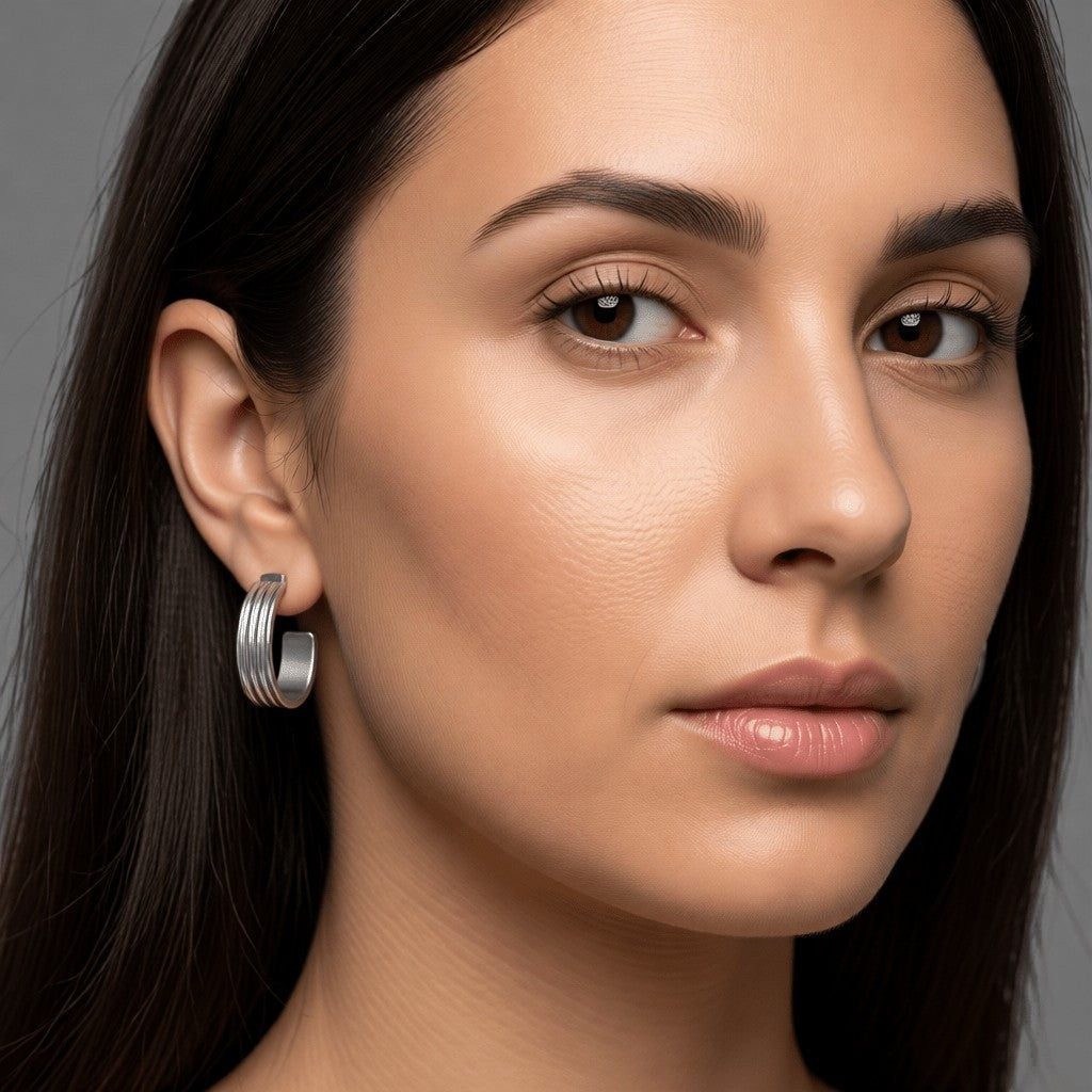 RVS Oorringen met Vier Lijnen Zilverkleur 23mm - Aramat Jewels - Oorringen - cadeautip