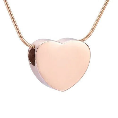 Een hartvormige locke met een ketting