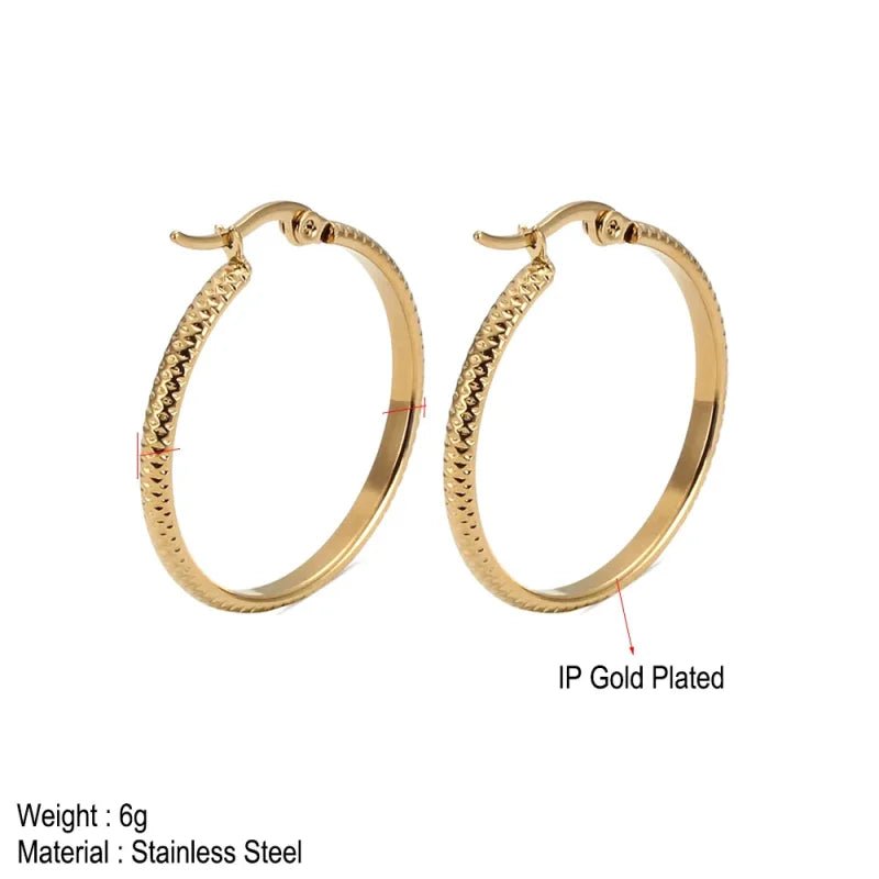 Oorringen – 25mm Creool Puntjes Patroon RVS Goudkleur Dames