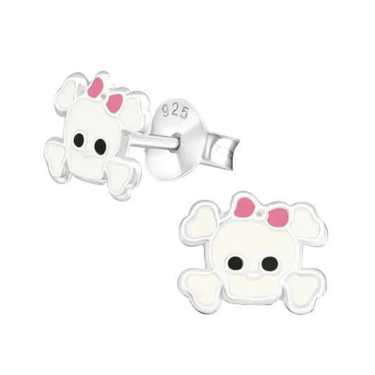 Een paar witte en roze schedel en gekruiste botten oorbellen