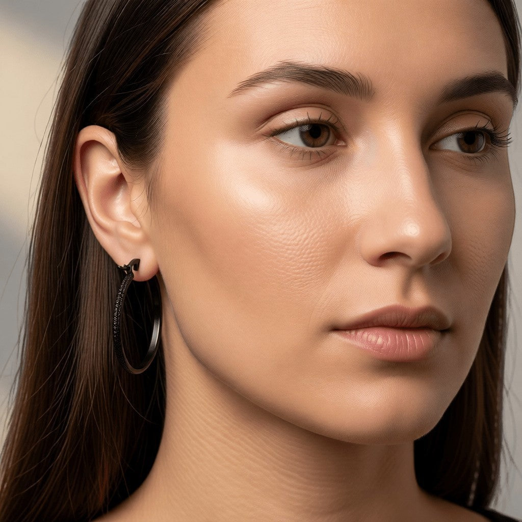 Zwarte RVS Oorringen met Puntjes Motief 25mm - Aramat Jewels - Oorringen - cadeautip